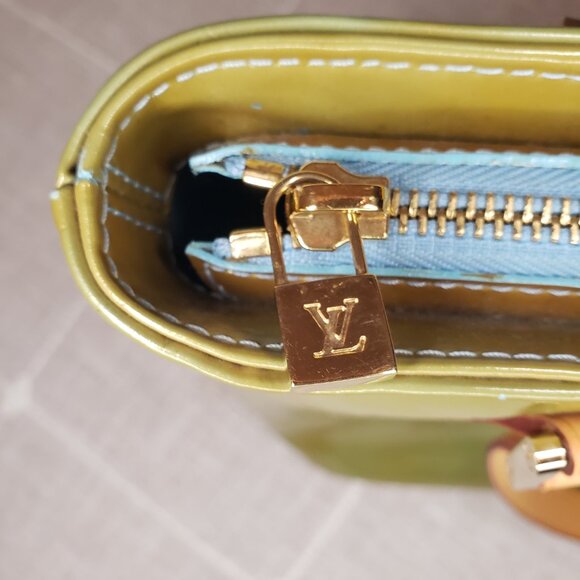 Louis Vuitton FULL INCLUSION Houston Tote - Vintage Green Vernis Leather - Picture 6 of 15